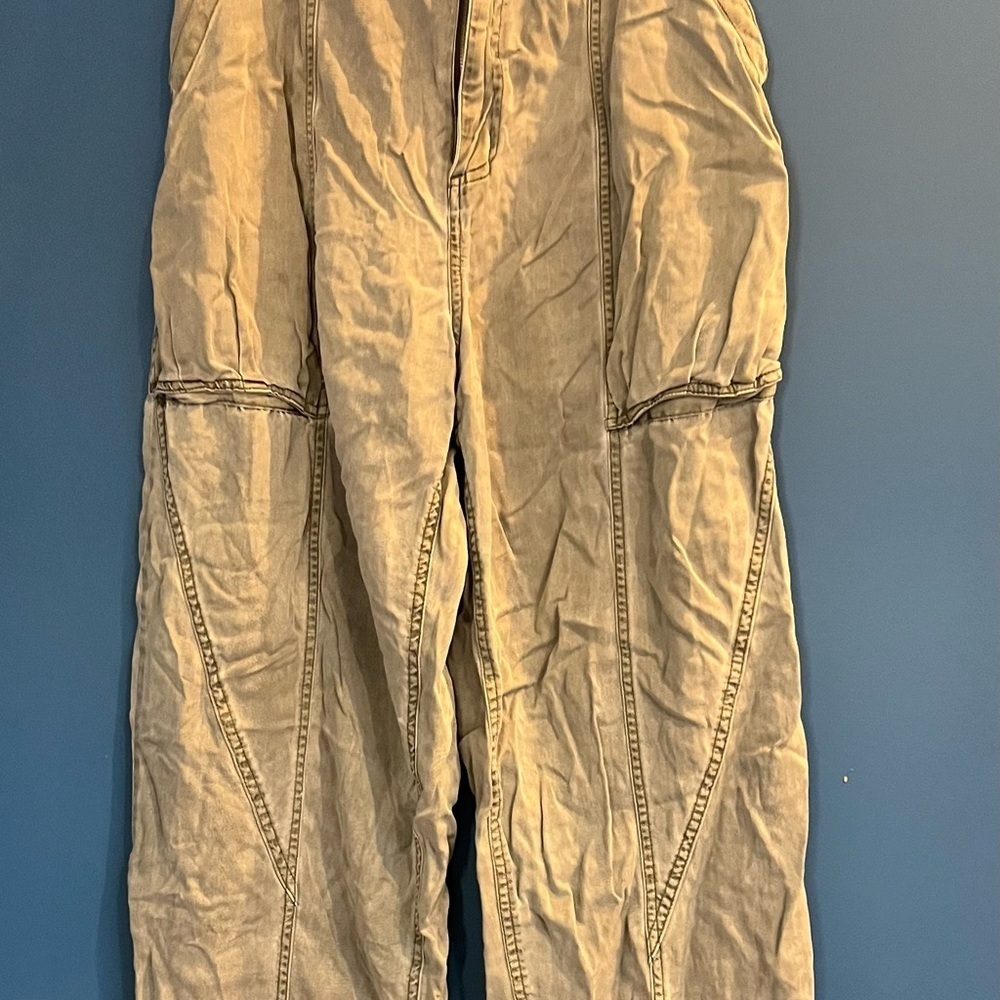 Urban Outfitters Cinch Snap Buttons Cargos Olive Army Green Size 10 Modest